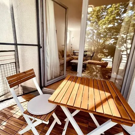 Gemuetliche Wohnung Mit Balkon In Schoenefeld Exterior photo