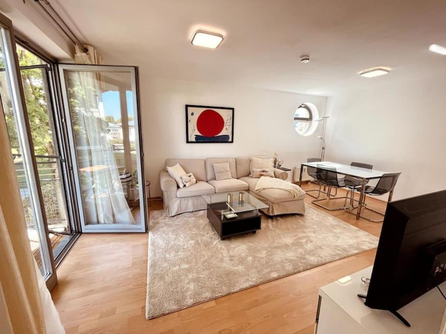 Apartment Gemuetliche Mit Balkon In *