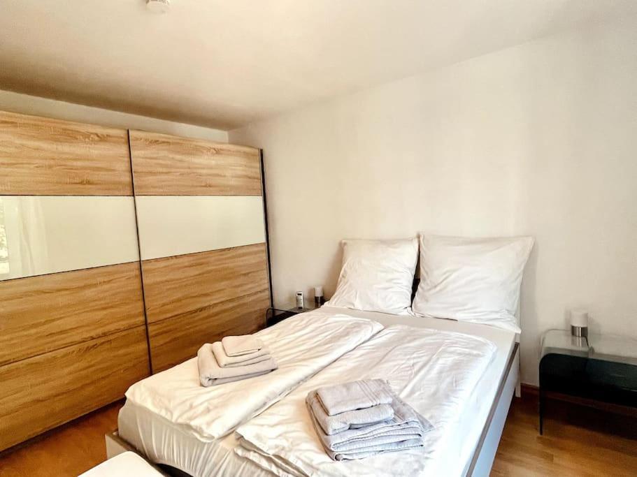 Apartment Gemuetliche Mit Balkon In Schoenefeld
