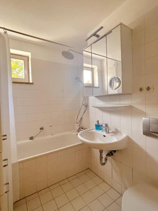 Gemuetliche Mit Balkon In