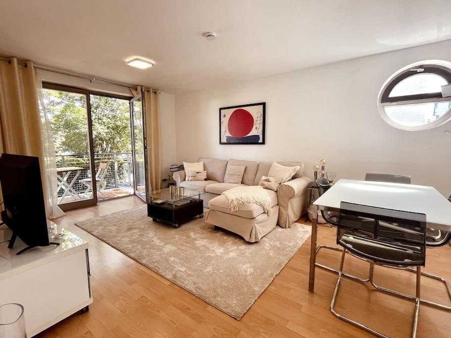 Apartment Gemuetliche Mit Balkon In